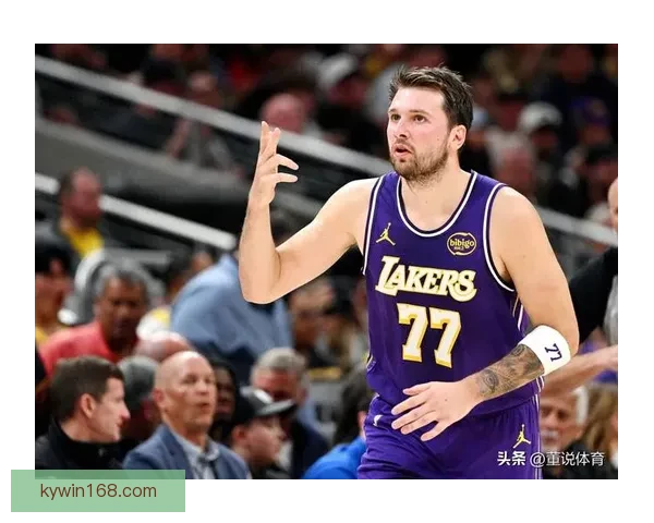 湖人雪上加霜 里夫斯二级拉伤将缺席常规赛 东契奇无限期休战加剧局势